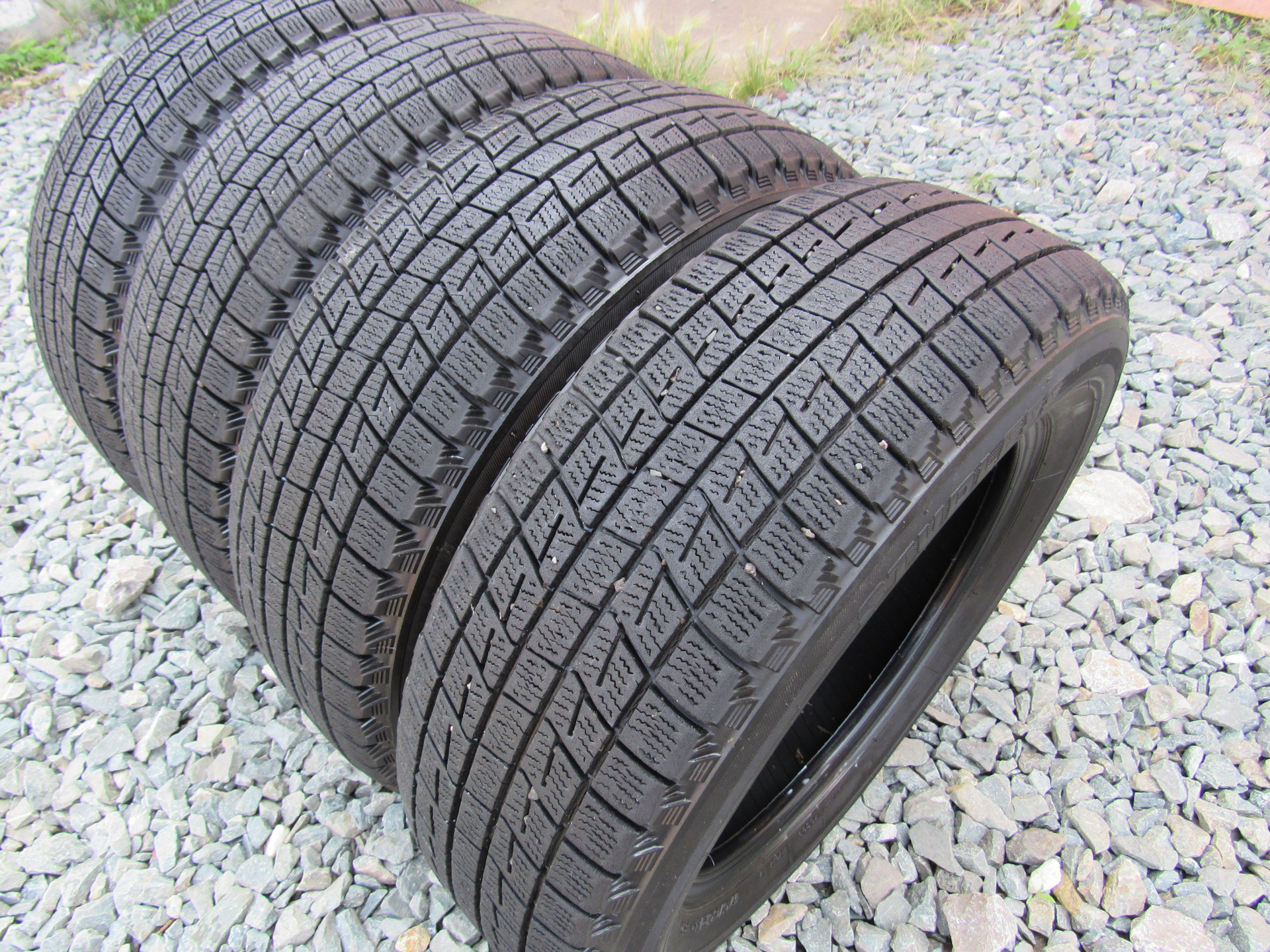 Бриджстоун близак зимняя липучка. Bridgestone Revo 185/65r14. Bridgestone Blizzak 185/65 r15. 185 65 15 Бриджстоун липучка. Бриджстоун Рево GZ липучка.