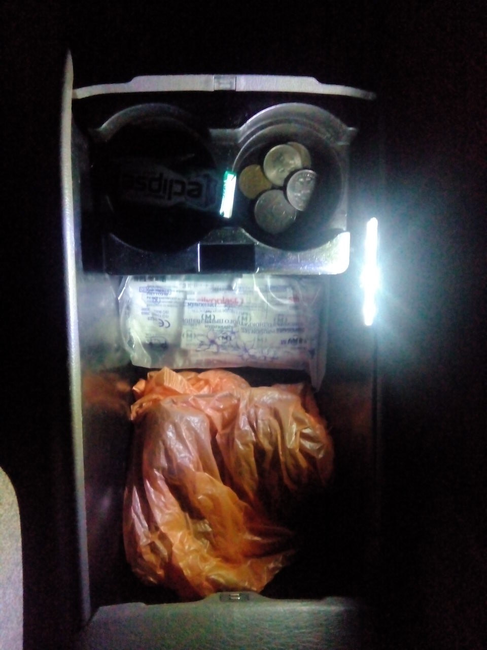 Замена лампочки в центральном бардачке — Toyota Cresta (100), 2,5 л ...