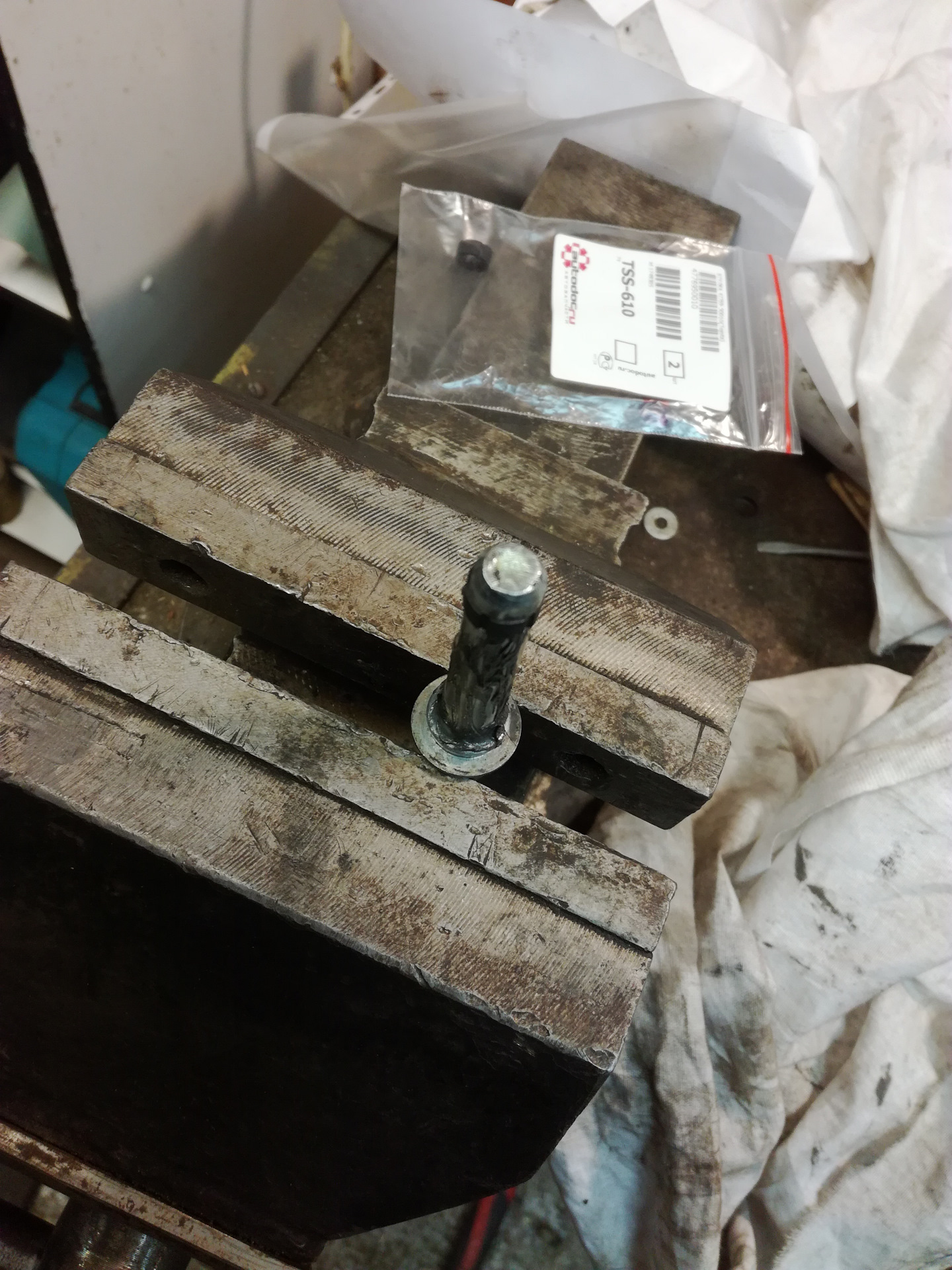 Замена кольца глушителя и др. концовка — Toyota Corolla (140/150), 1,6 ...