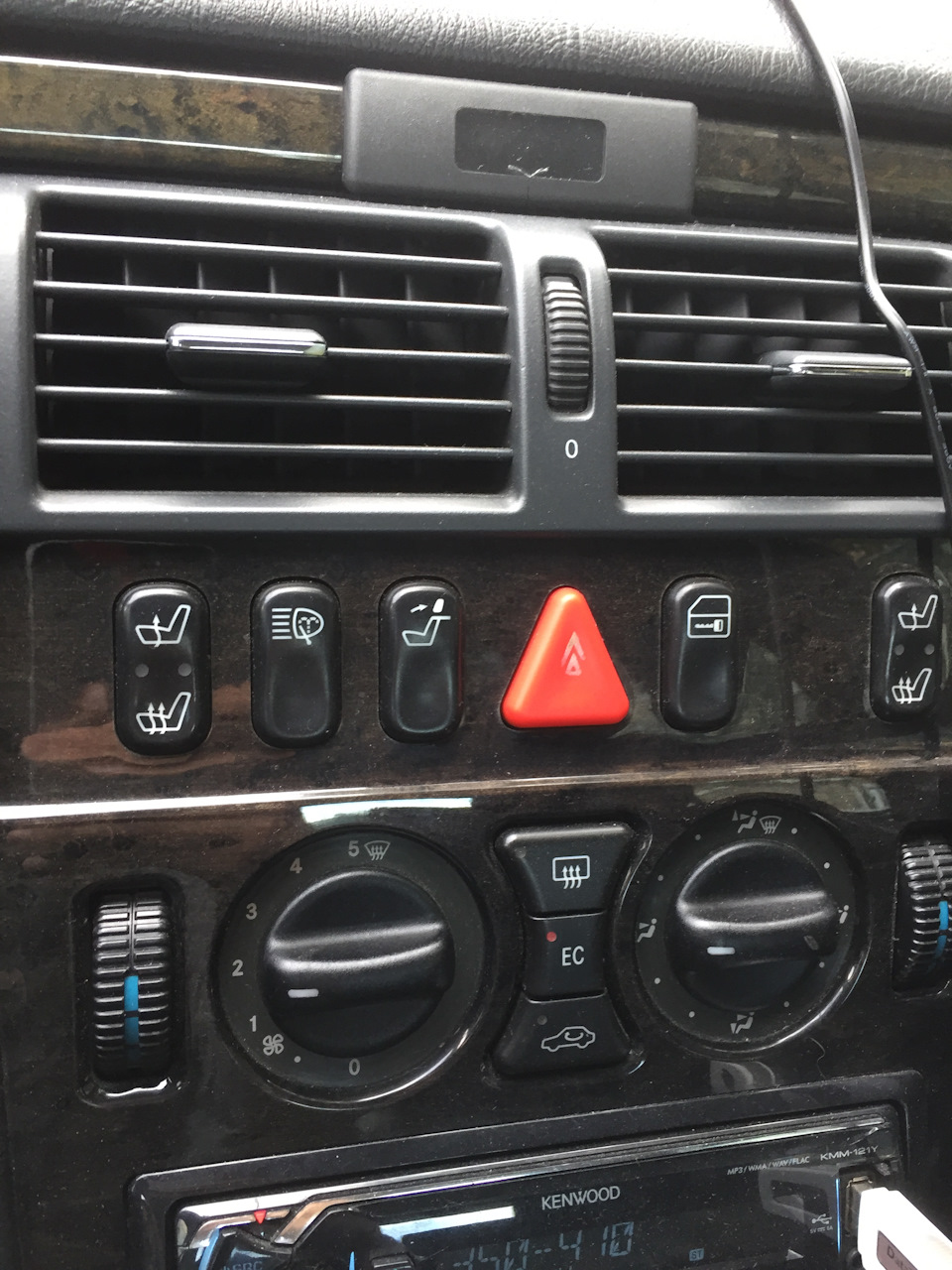 Подголовники задние ) — Mercedes-Benz E-Class (W210), 2,3 л, 1997 года ...