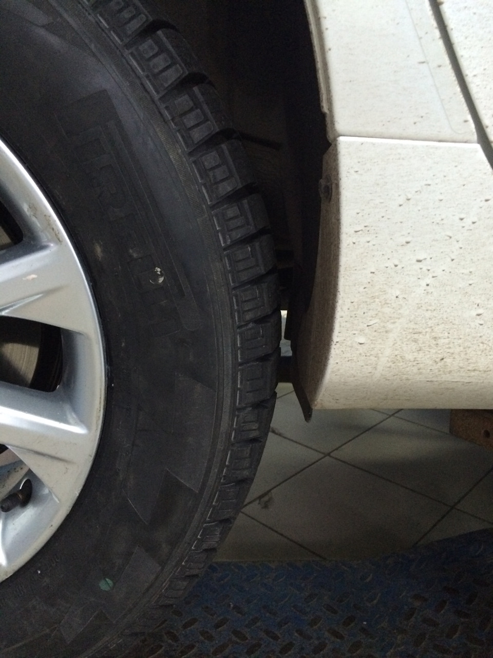 Зимняя резина PIRELLI 215/65/16 — Toyota Camry (XV50), 2,5 л, 2016 года