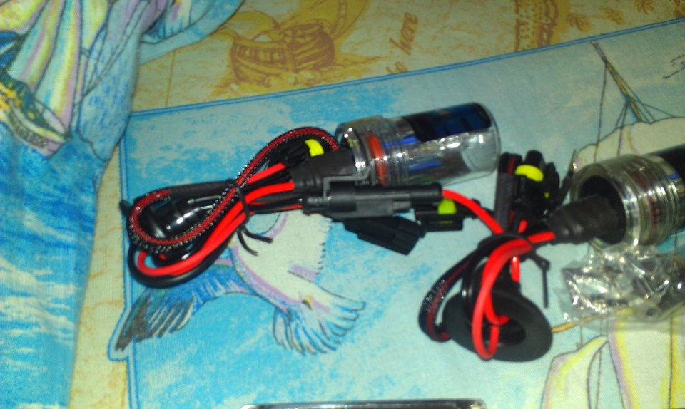 Поставил птф в бампер и запилил ксенон — Lada Приора хэтчбек, 1,6 л ...