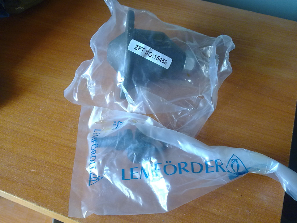 В комплекте было пару болтов — Lada Granta