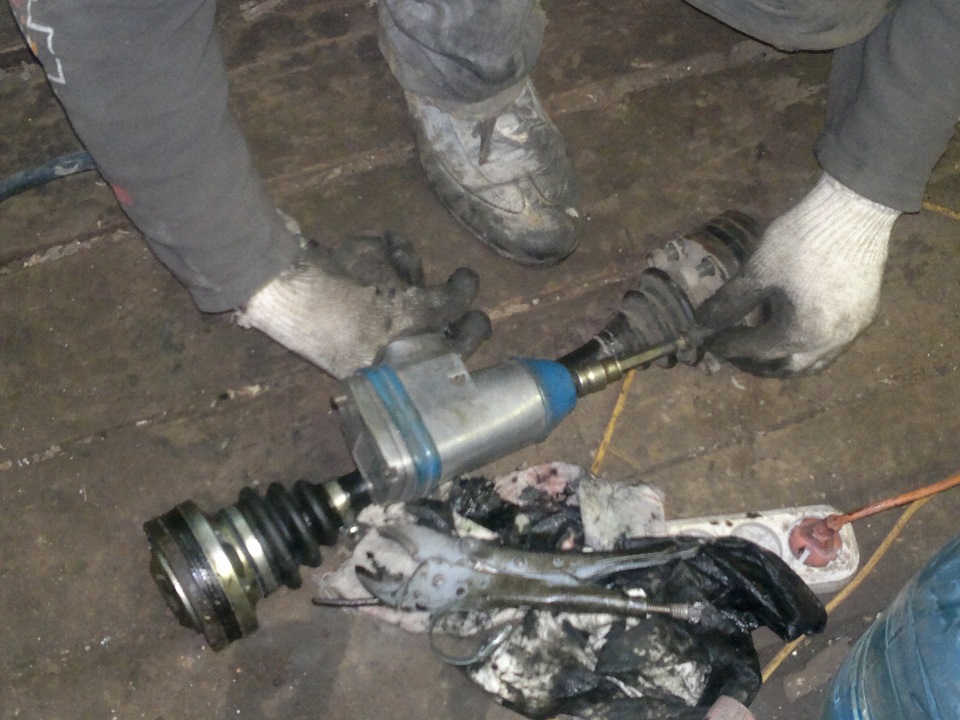 Шрус наружный фольксваген пассат б3. Шрус гольф 4. Шруз на опель кадет 1. 3 передневедущий. Гранаты сломанные ваз 2114.