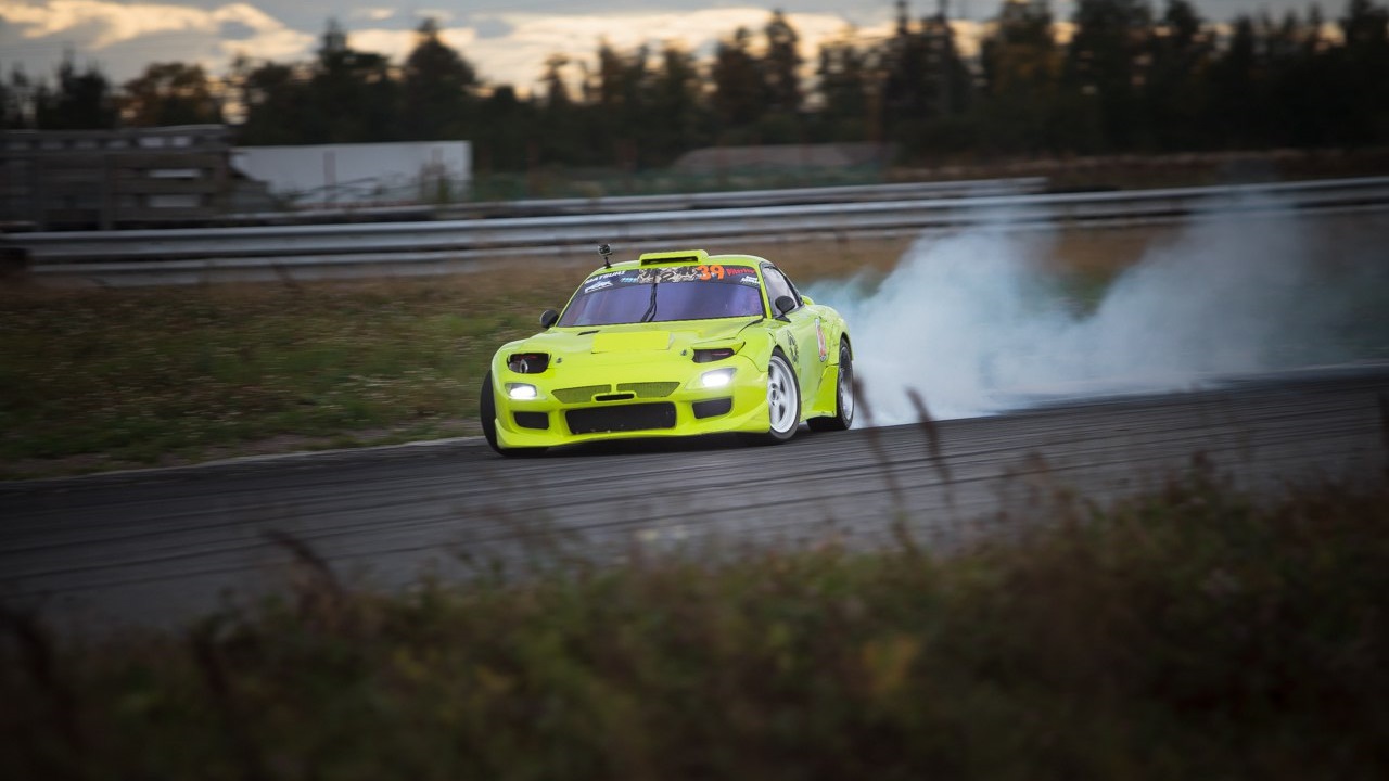 Mazda RX-7 (FD) 1.3 бензиновый 1992 | Физика Вождения Drift на DRIVE2