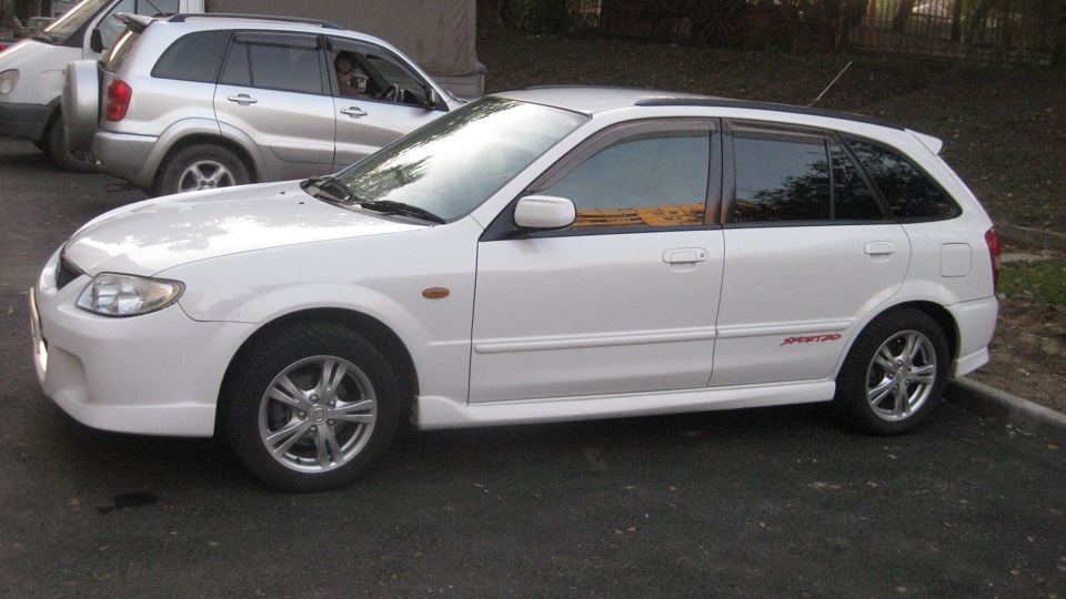 Mazda family. Мазда Фэмили 1998 хэтчбек. Мазда Фэмили 2002 год. Мазда Фэмили универсал 2004. Мазда Фэмили, 2002 год, хэтчбек..