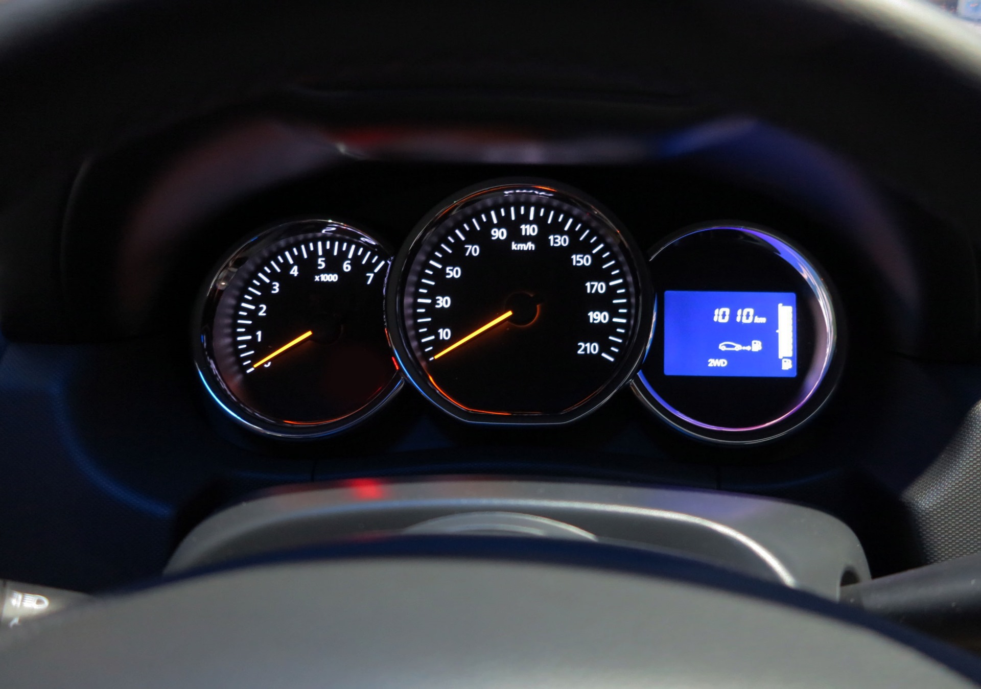 Ferrum gf801. Расход топлива дастер. Приборная панель рено дастер 2014. Рено дастер тахометр. Тахометр renault duster.