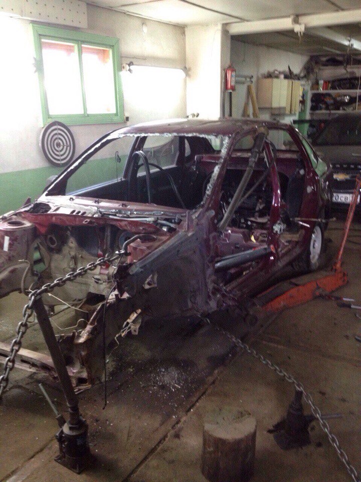 Часть 3 вырезаем четвертину — Lada Гранта (1G), 1,5 л, 2012 года ...