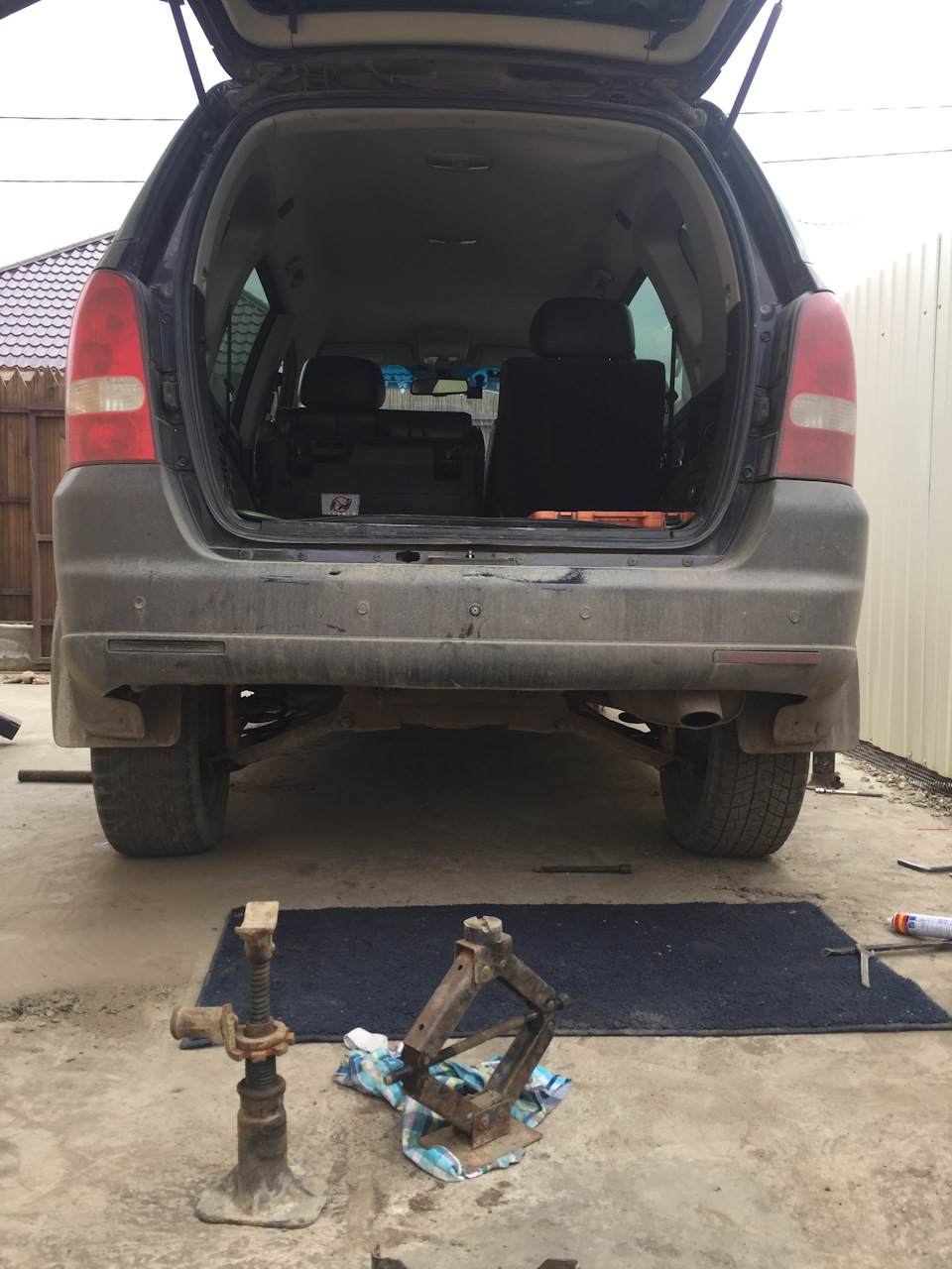 вид сзади — SsangYong Rexton (2G)