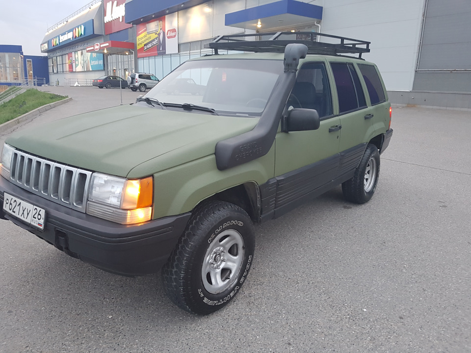 Jeep Grand Cherokee хаки