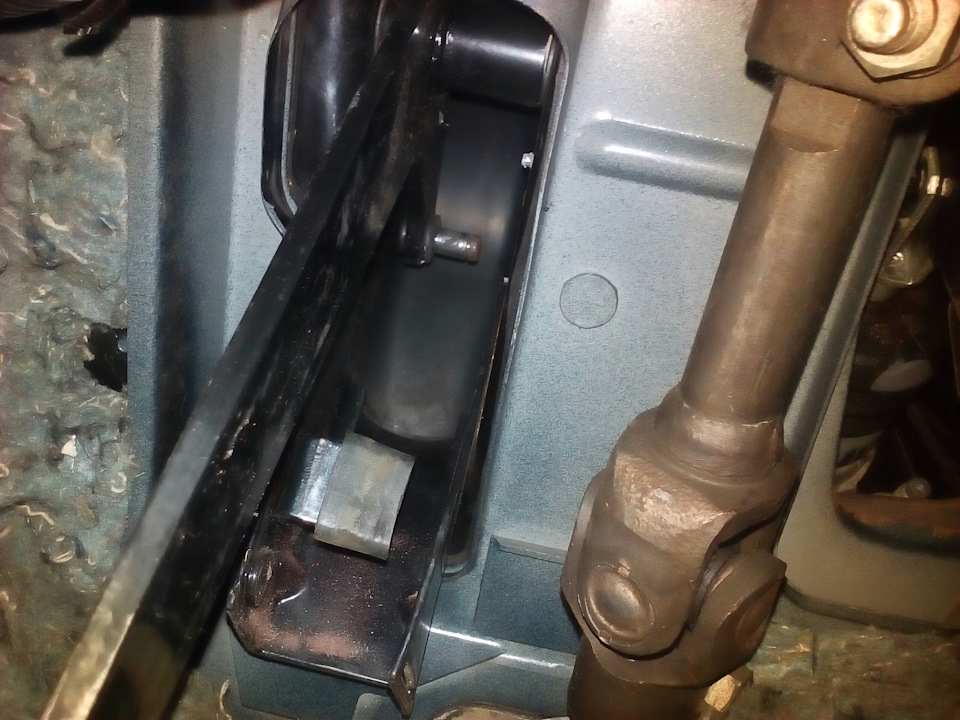 Замена тросика сцеплени — LADA Приора седан, 1,6 л., 2007 года | своими ...