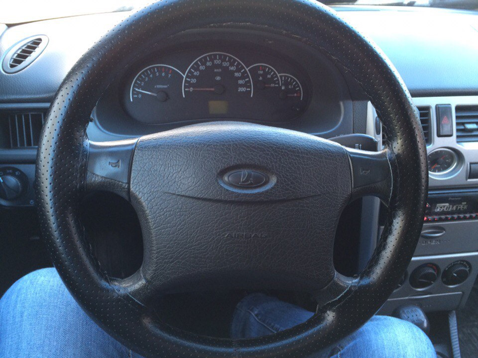 Обтяжка руля кожей. — Lada Приора седан, 1,6 л, 2008 года | своими ...