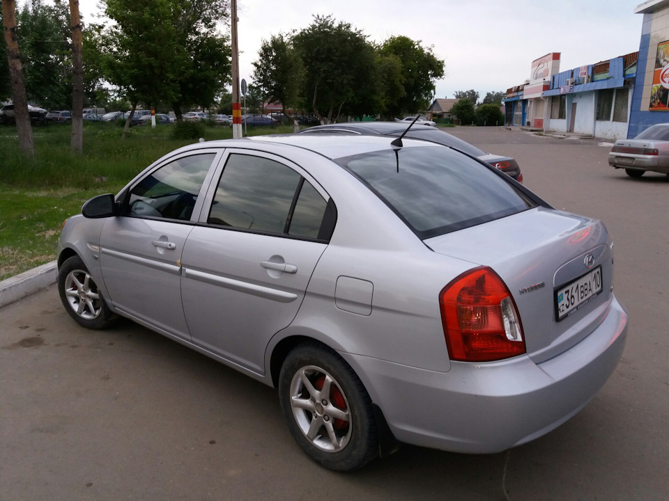 Тонировка — Hyundai Accent (3G), 1,6 л, 2006 года | аксессуары | DRIVE2