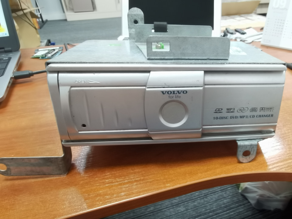 Dvd-чейнджер с кассетой на Volvo S80 (1G), Volvo S60 (1G), Volvo V70 I ...