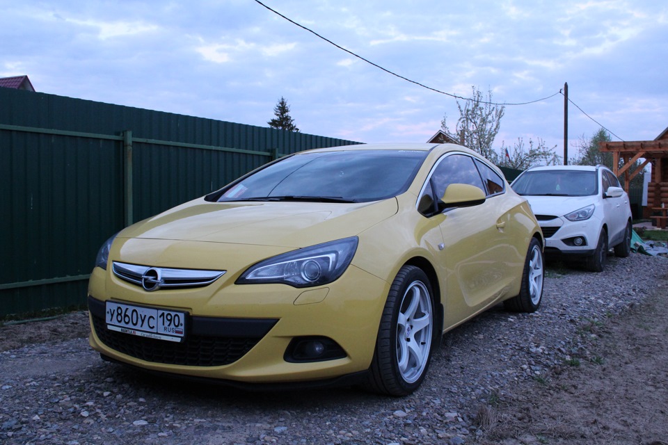 Opel astra gtc автомат. Opel Astra GTC 2.0T. Opel Astra GTC Magnetic Silver 2006. Опеля GTC J 2.0 дизель. Опель 12.