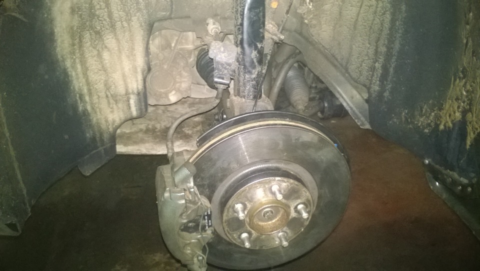 пыльники для передних тормозных дисков — Ford C-Max I, 2 л, 2006 года ...