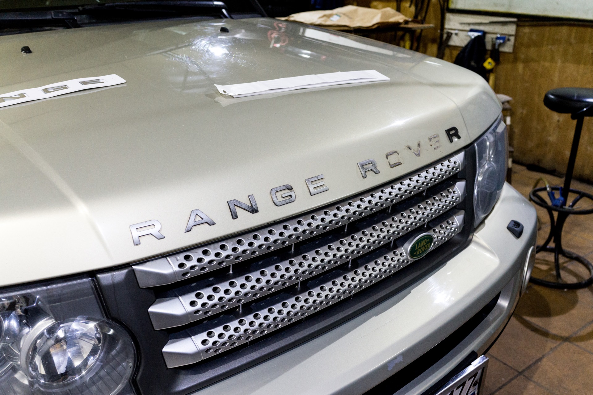 Капот ленд ровер. Капот Рендж Ровер. Range Rover капот. Капот ленд Ровер Рендж Ровер. Капот range Rover Sport.