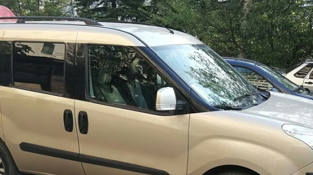 Разъем aux на стандартной магнитоле — FIAT Doblo (2G), 1,3 л, 2010 года ...