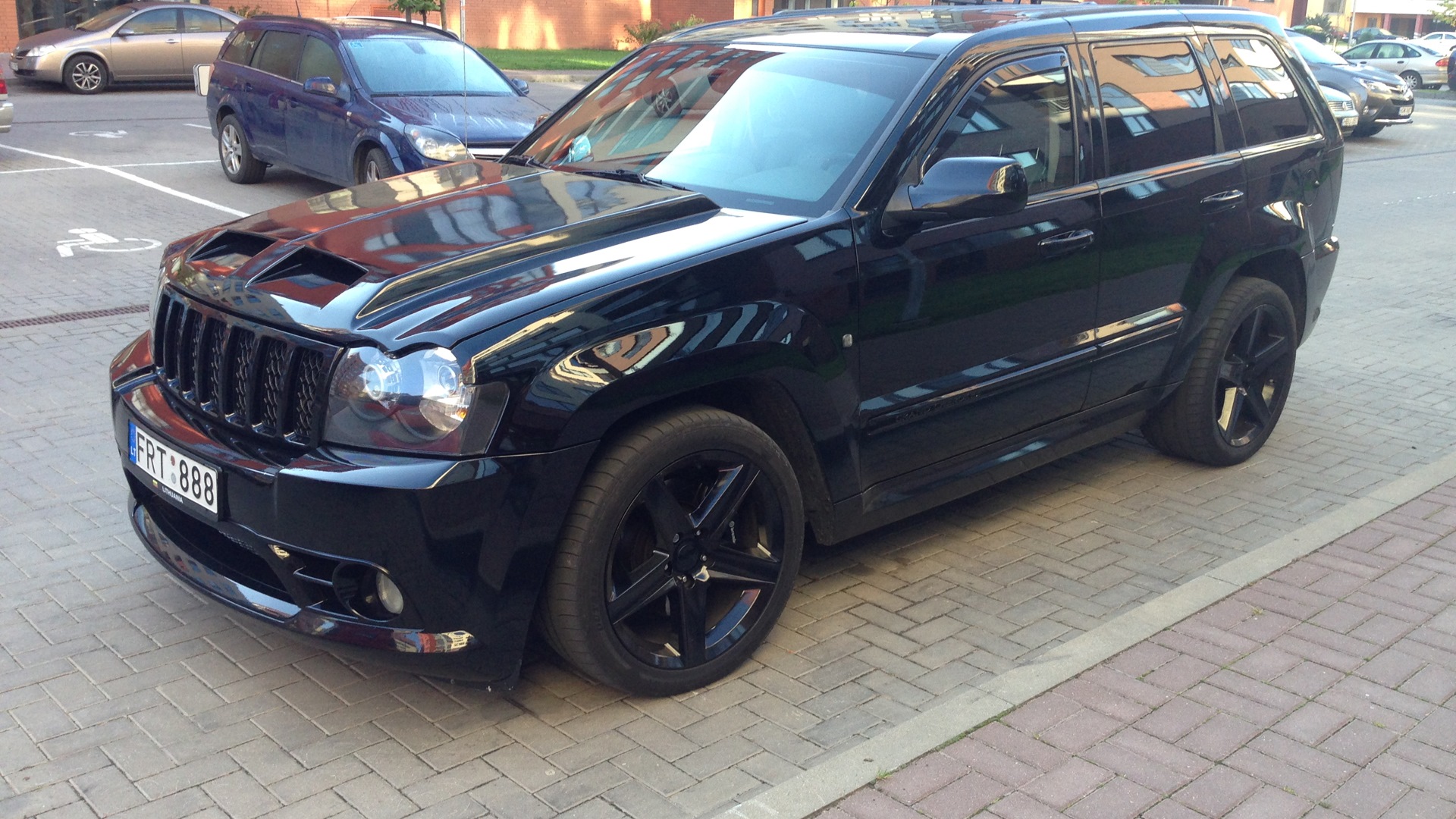 grand cherokee srt 8