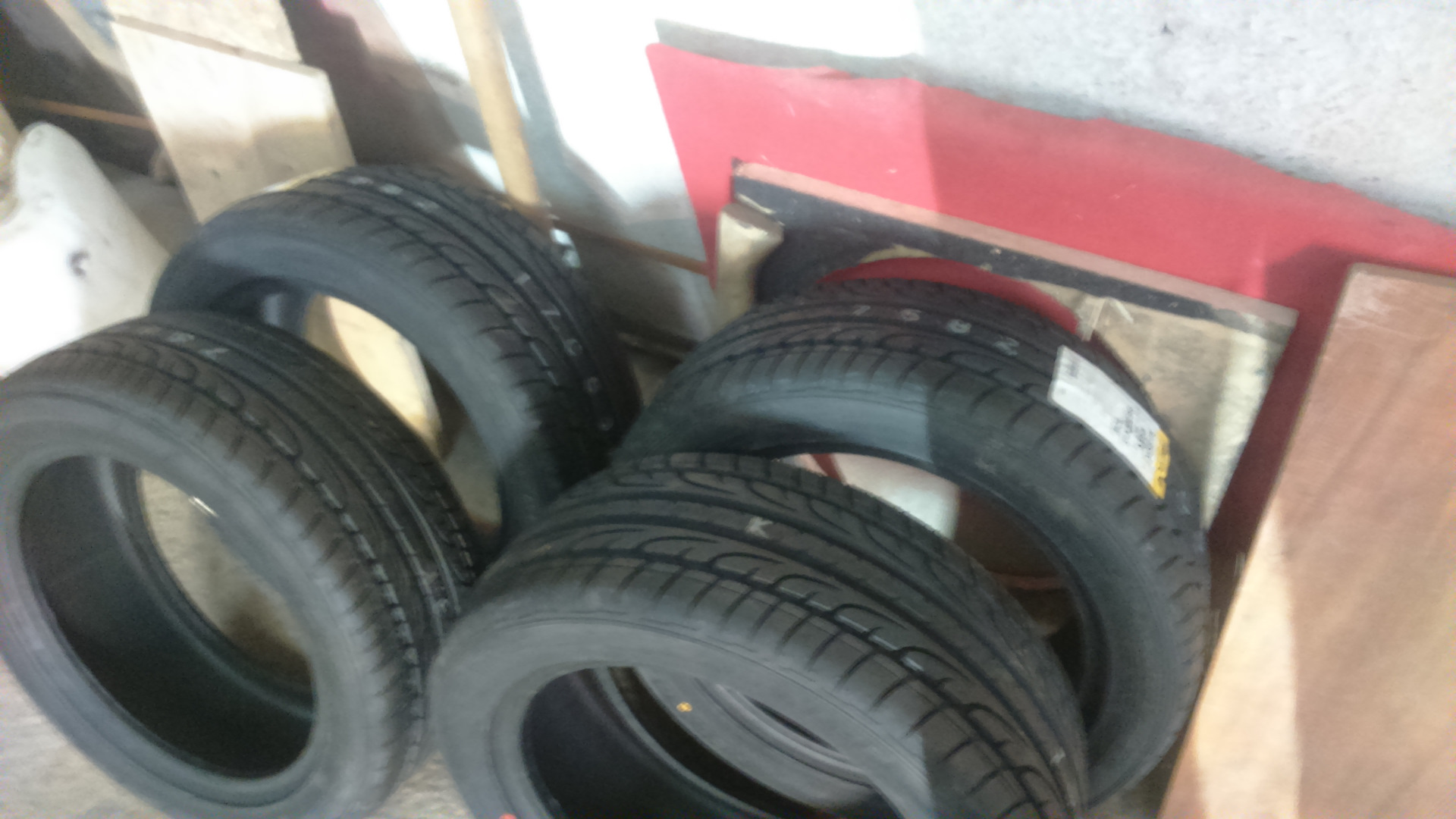 Забрал вчера резину на лето. Начало "багажных" дел — Lada Калина ...