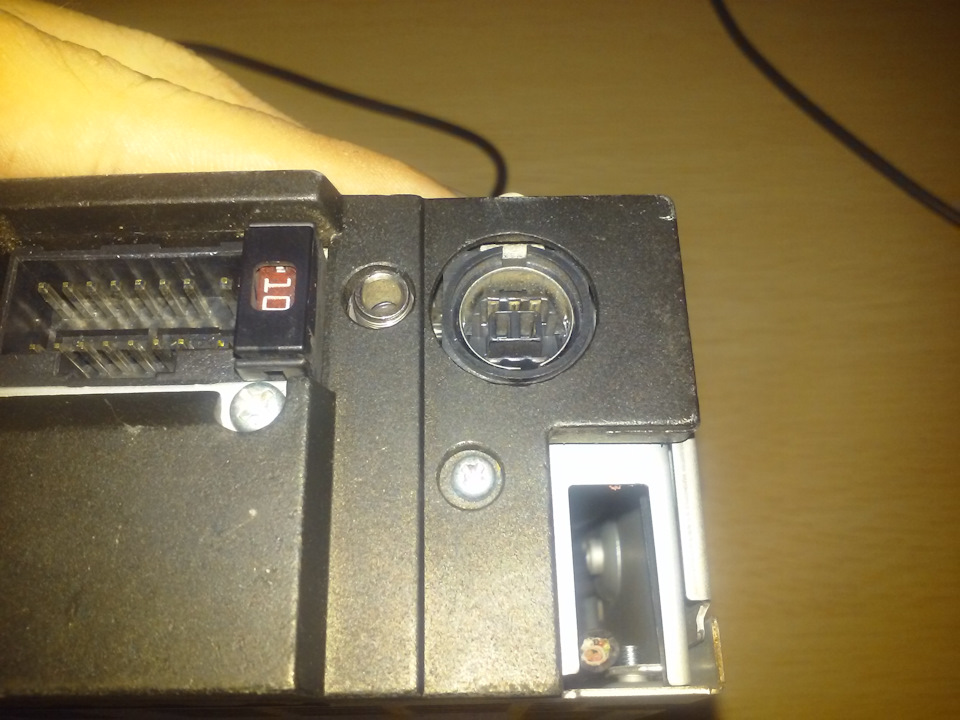 AUX в магнитолу Alpine 9854R — Volkswagen Golf Mk4, 1,9 л, 2000 года ...