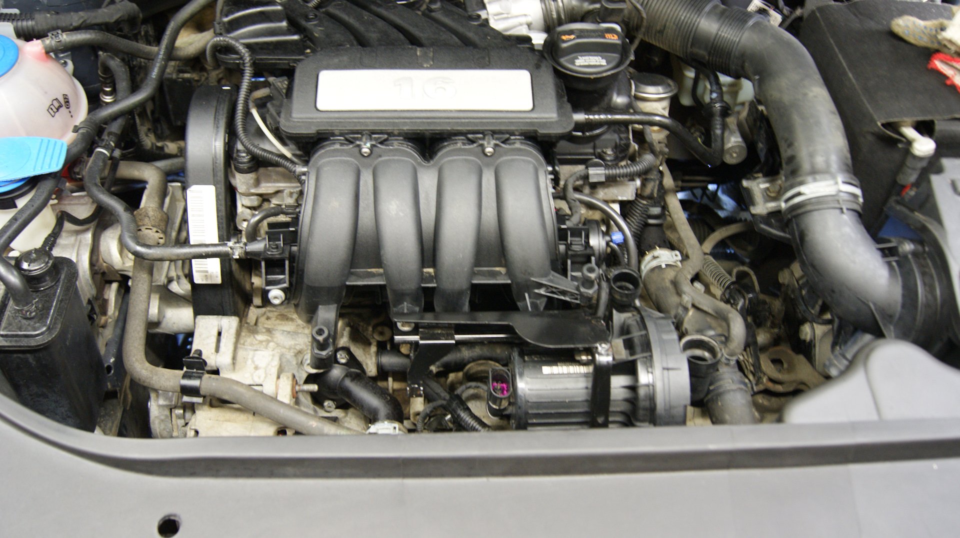 замена свечей гольф 6