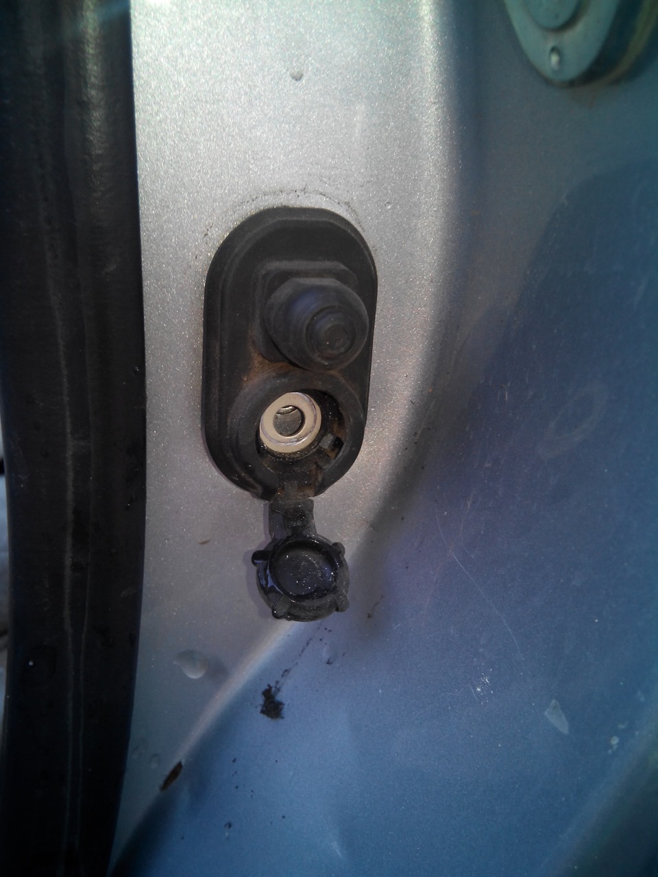 Убрал пищание дверей — Honda Fit Aria, 1,5 л., 2002 года | своими ...