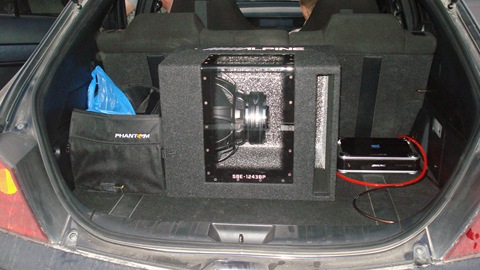 Acoustics installation of podiums - Toyota Will VS 18 L 2001