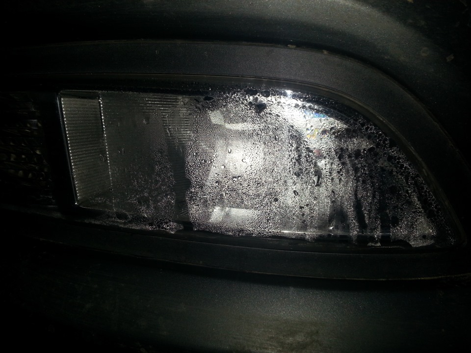 Потеет фара калина. Устранение запотевания фар. Запотевание фар. Вода в фаре. Потеет фара на гранте.