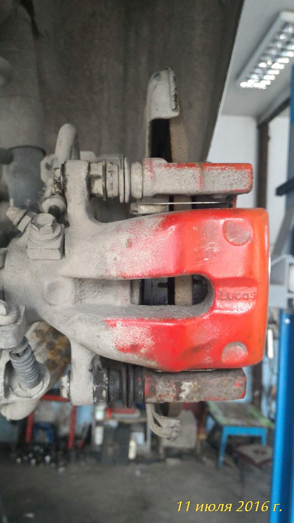 Замена тормозных дисков и колодок передних и задних. Замена наконечника ...