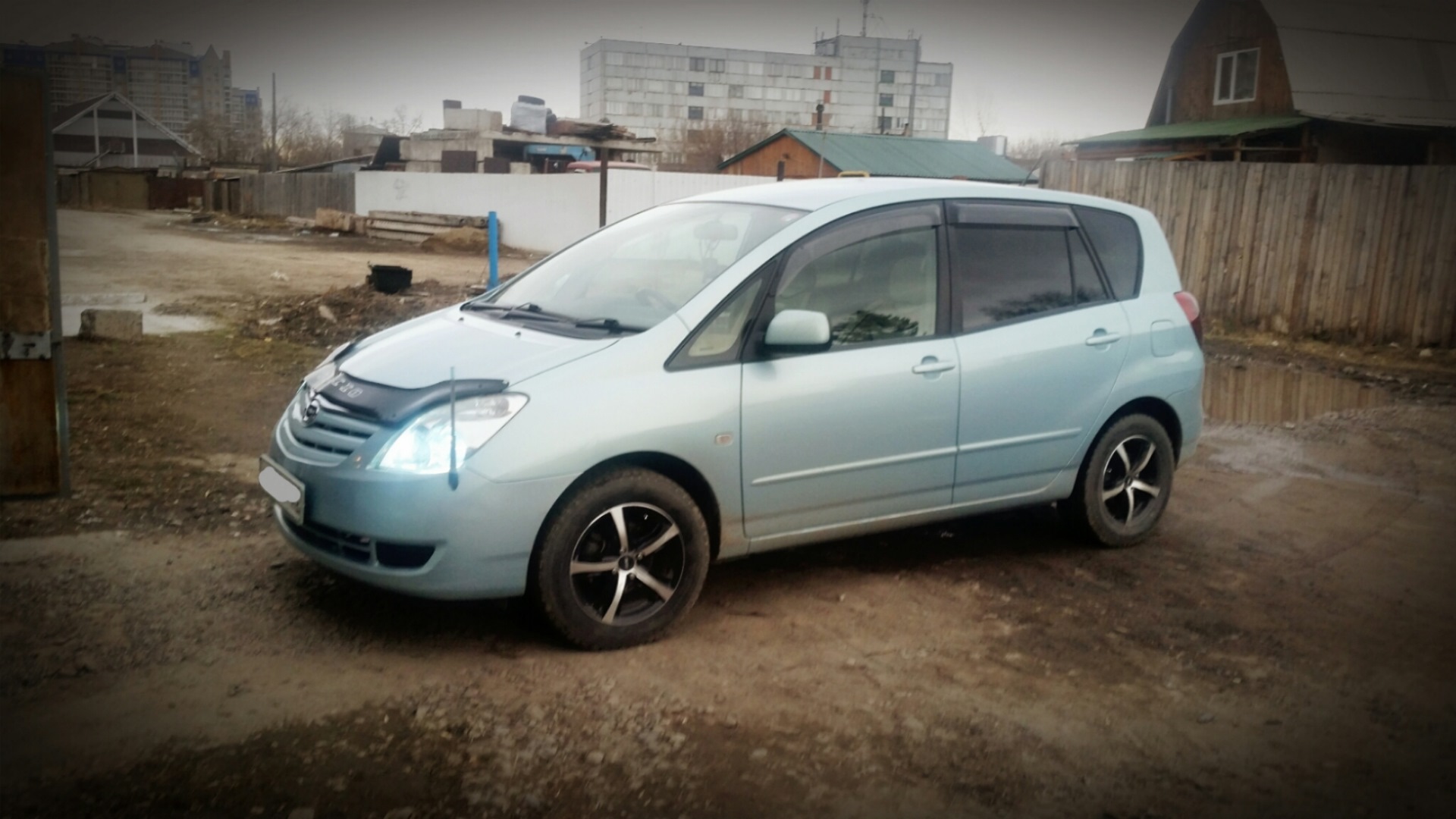 Королла спасио 121 кузов. Тойота Спасио на 17 дисках. Toyota Corolla Spacio 2002. Спасио 121 2003. Тойота Спасио на литье.