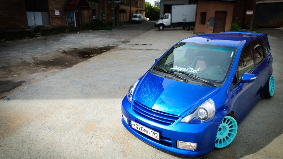 Honda Jazz 2002 stance