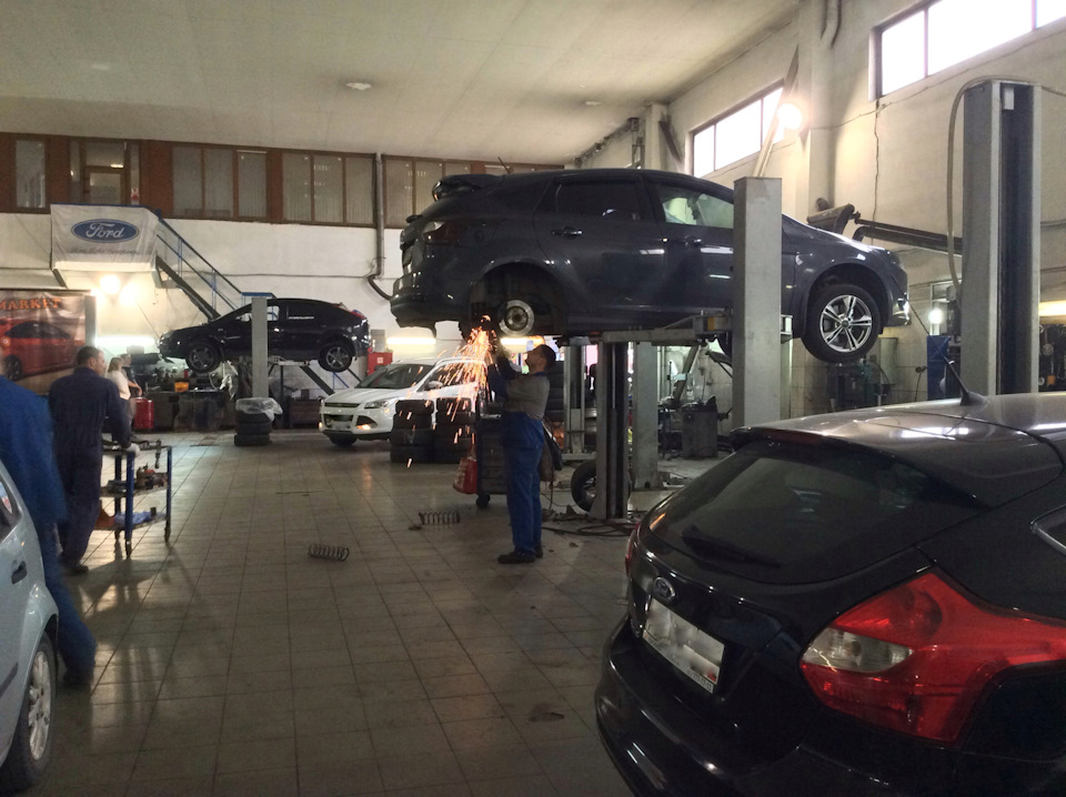 Без жены болгарина все же не обошлось ) — Ford Focus Hatchback III