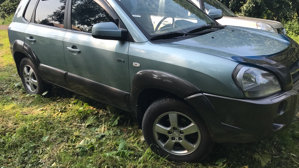 Туссан автомат. Хёндай туссан 2008 красный. Hyundai tucson 2004. Hyundai tucson 2007. Хендай тушкан 2010.