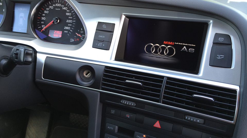 кнопка в дверном проёме audi a6 кнопка в дверном проёме audi a6