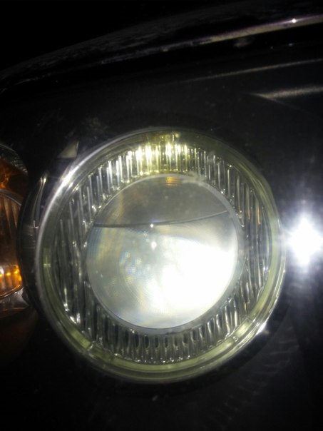 Что за линия на линзе в фаре? — Volvo S40 (2G), 1,6 л, 2006 года ...