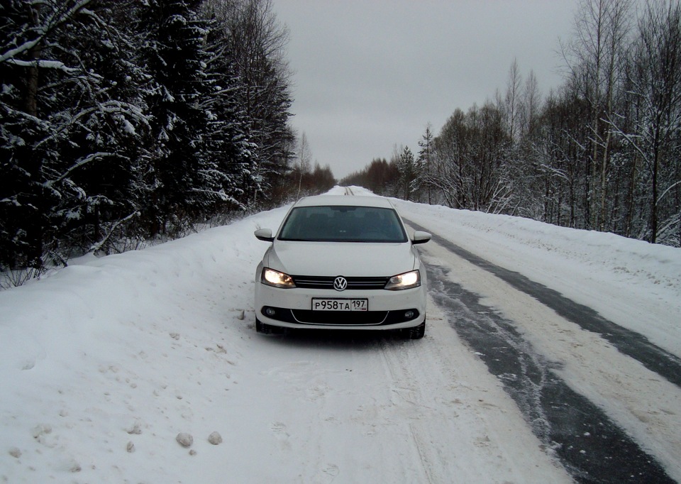 Зима регион. Фольксваген поло 2 зимой. Фольксваген поло зима лес - Volkswagen Jetta,. Фольксваген поло белый ночью зимой. Фольксваген зимой.