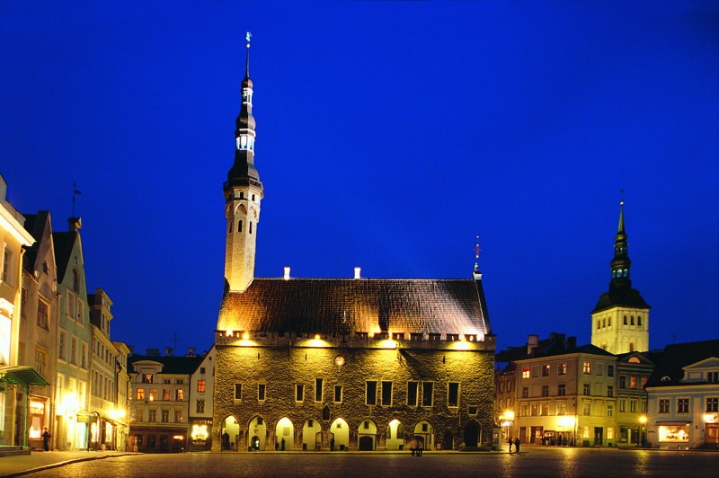 Новый современный таллин. Таллин копенгаген. Таллин копенгаген. Вируские ворота таллин. Таллин ратуша.