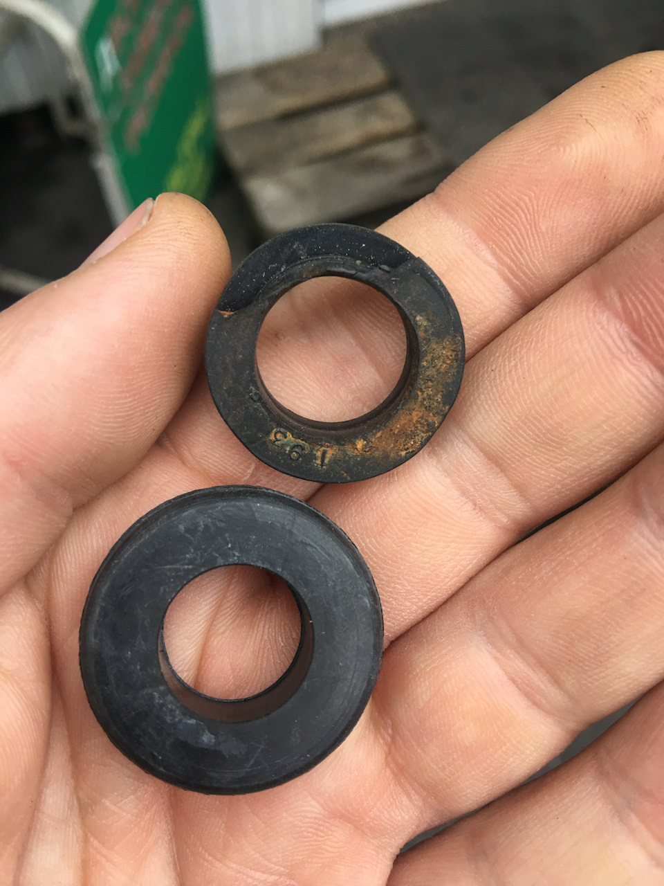 Потек бачок стеклоомывателя — Jeep Grand Cherokee (ZJ), 5,2 л, 1996 ...