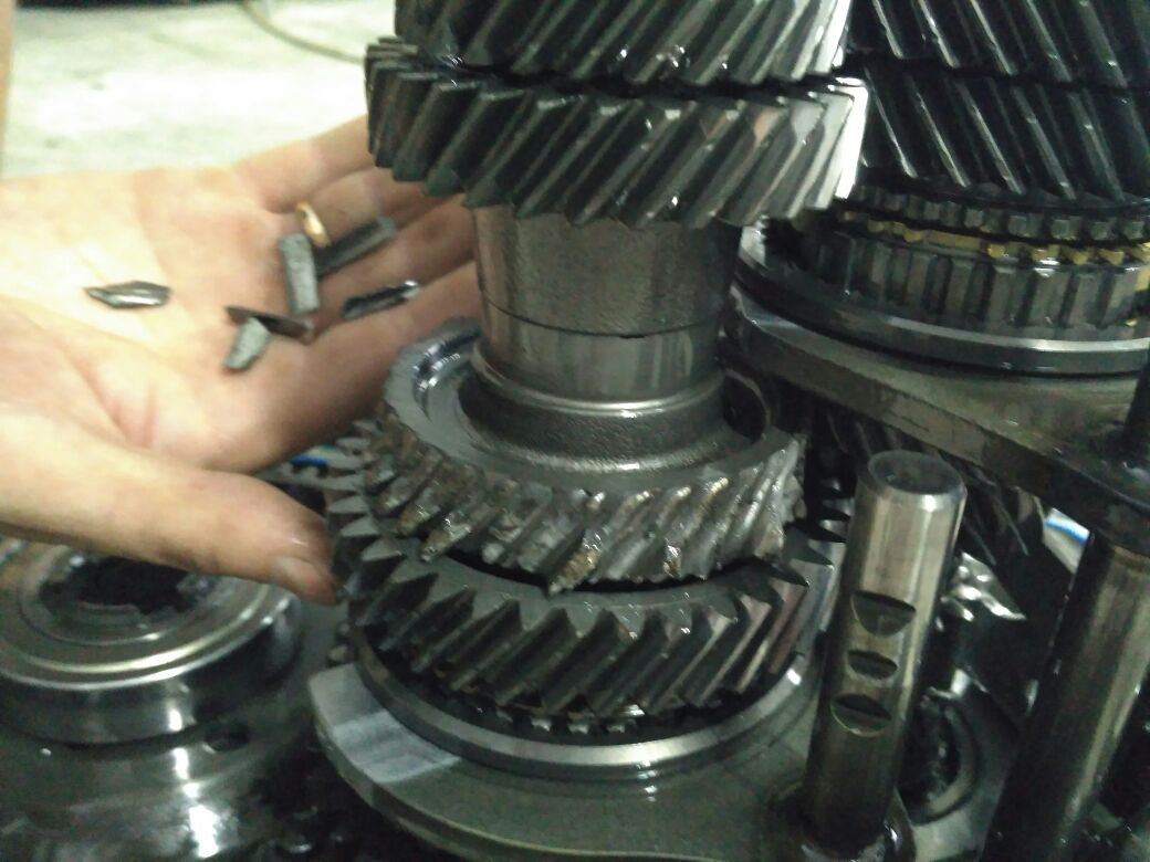 Автоматическая коробка передач. 3 передача. В какой машине 3 передачи. Фольксваген поло вариатор или автомат. Переключатель передач.