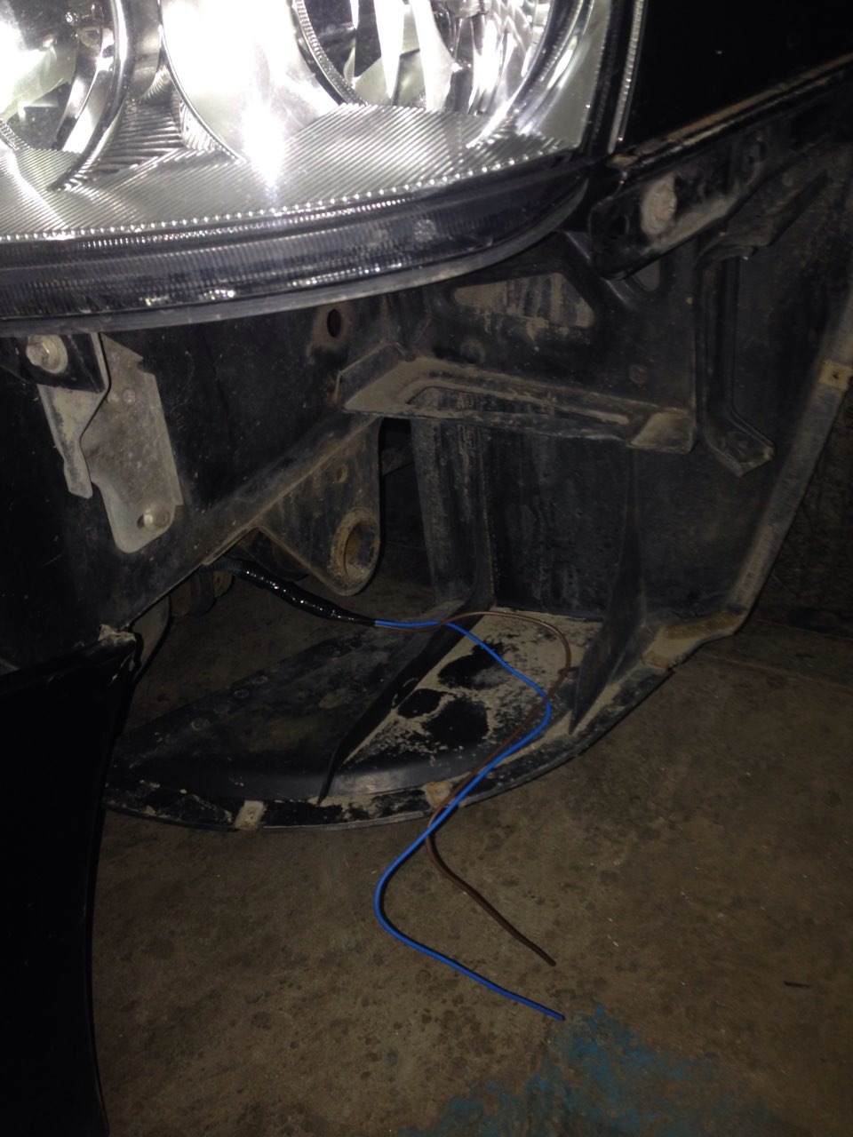 Установка сигнала и туманок SE. — Lada Приора седан, 1,6 л, 2009 года ...