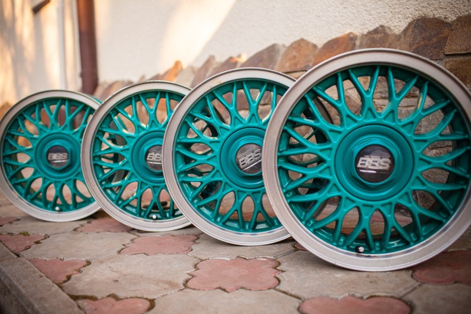 Диск мни. Диски BBS r15. Диски BBS С полкой r15. Диски ббс 15. Колёса BBS 4 100 r15.