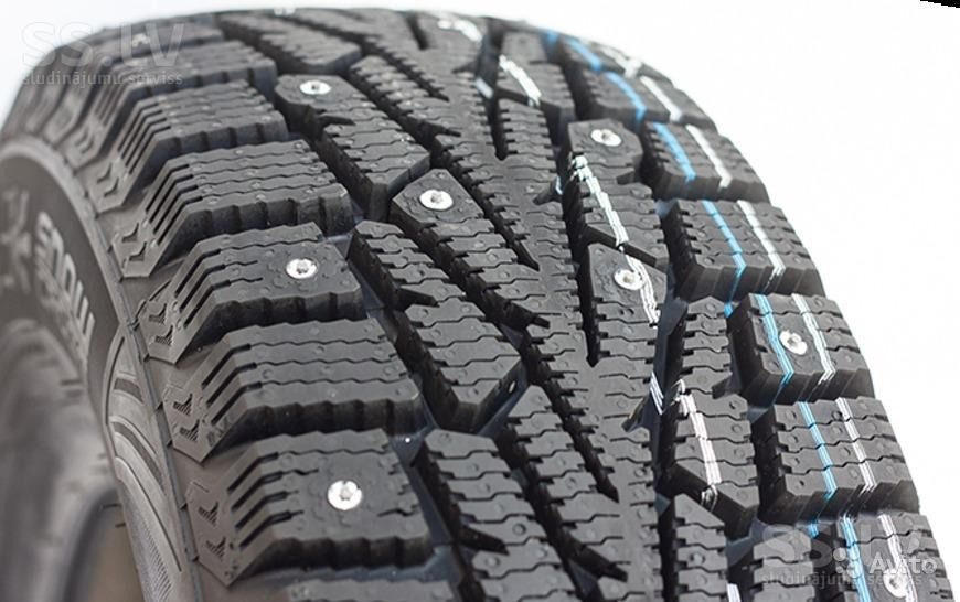 Cordiant snow cross на ниву. 1892085s 960. Cordiant snow cross на ниву фото. Cordiant snow cross на ниву-1892085s 960. картинка Cordiant snow cross на ниву. картинка 1892085s 960. Всем доброго времени суток!Как у всех автолюбителей наших широт, встал вопрос выбора резины на зиму.Ранее я не был избалован хорошей зимней резиной. Сам ездил на КАМА-501 и ушатанный Marshal (не помню какой). Кама-501 — это полное отсутствие дорожного рисунка, просто шашки с шипами. По снегу гребла отменно, но жутко боялась колеи, гололеда. Точнее боялся я на этой резине)). Marshal был очень стар и совсем без шипов уже.так что ждать тоже особо нечего. Трассу держала резина не плохо, а вот по снегу не гребла, лёд ей тоже не давался.В этом году решился на покупку) Бюджет на каждую покрышку 3-4 т.р.Начитавшись интернета встал перед выбором между тремя вариантами:1) КАМА-5152) Viatti Bosco Nordico V-5233) Cordiant Snow-CrossИзначально склонялся к Каме, но много комментов про огромный дисбаланс, что надо много грузов вешать. Вспомнил как всегда с ужасом смотрели ребята в шиномонтажках на мою КАМА-501.У Viatti Bosco Nordico V-523 смутил рисунок. Кажись такая резина лучше гребет по снегу, а вот с колеёй будет сложно справляться. А зимой я в глубокий снег не лезу. Важна большая стабильность на дороге общего пользования. Посему рисунок Cordiant мне и понравился. Заказал и купил Cordiant Snow-Cross.