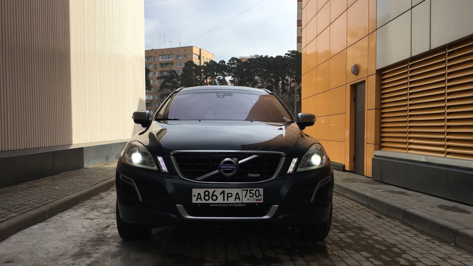 Volvo Xc60 Grey Horse Drive2
