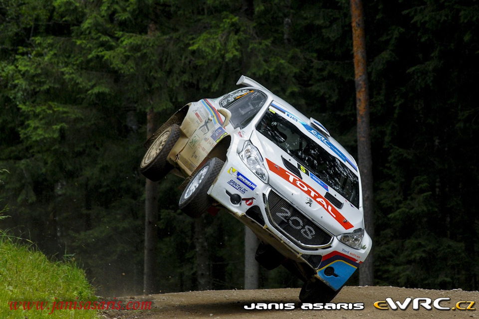 Я тоже считаю, что на Жигулях интереснее — Lada 21051