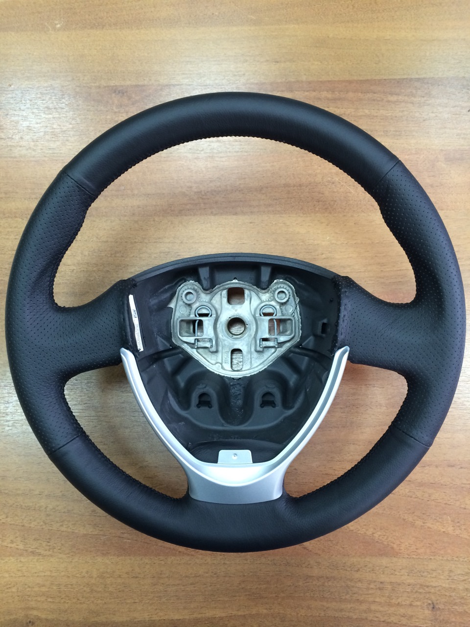 Обтяжка руля кожей — LADA Приора седан, 1,6 л., 2015 года | стайлинг ...