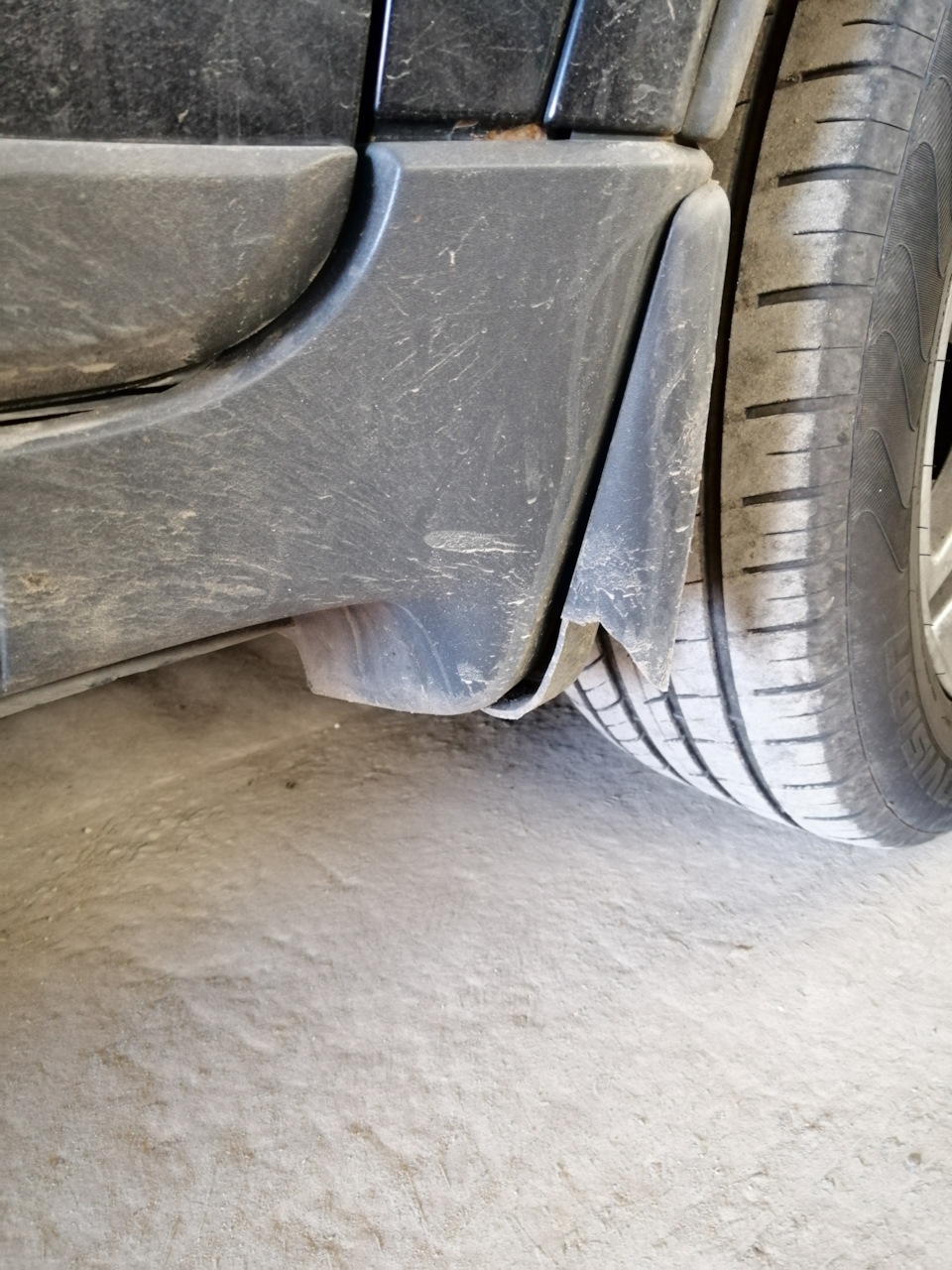 Передний правый подкрылок — Volvo XC90 (1G), 2,4 л, 2008 года ...
