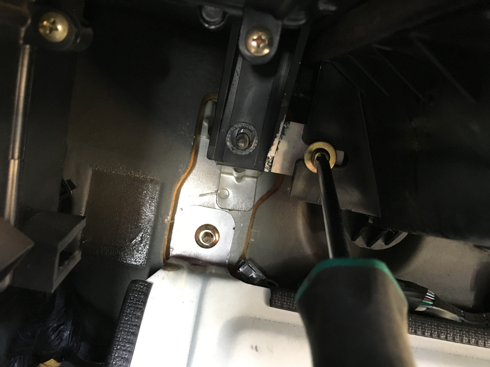 Замена заслонки отопителя - KIA Ceed (1G), 1,6 л, 2007 года визит на сервис DRIV