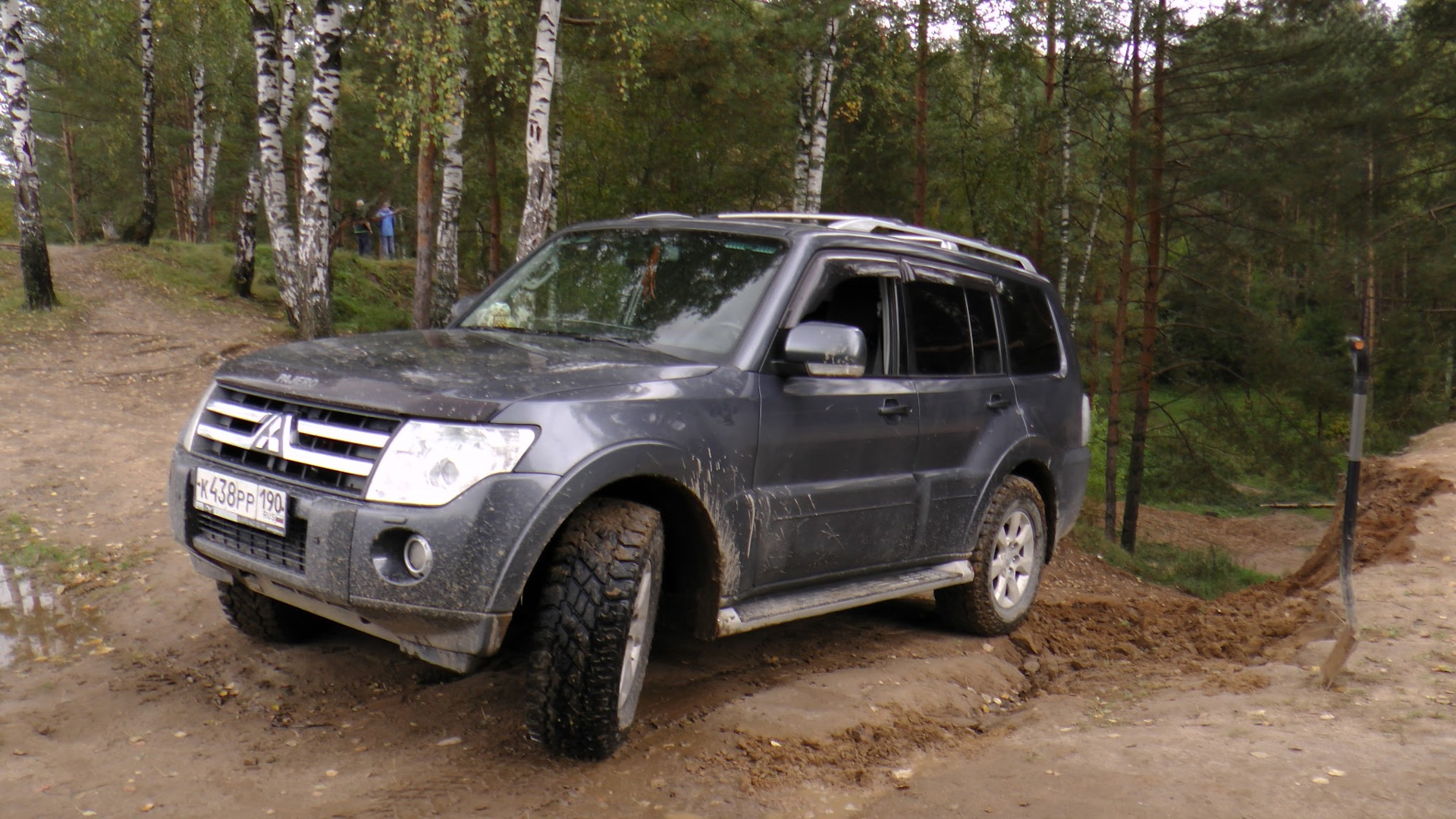 Драйв 2 паджеро 3. Паджеро 4 драйв 2. Pajero 4 на грязевой резине. Паджеро 4 на грязевой резине. Паджеро 4 грязевая резина.