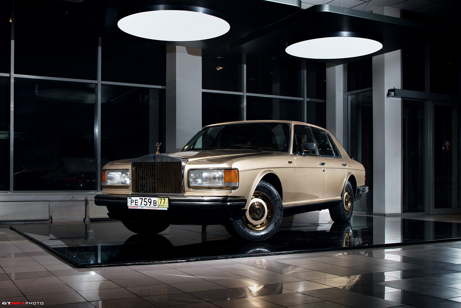 Royce silver spirit. Rolls-Royce Silver Spirit. Роллс Ройс Silver Spirit.